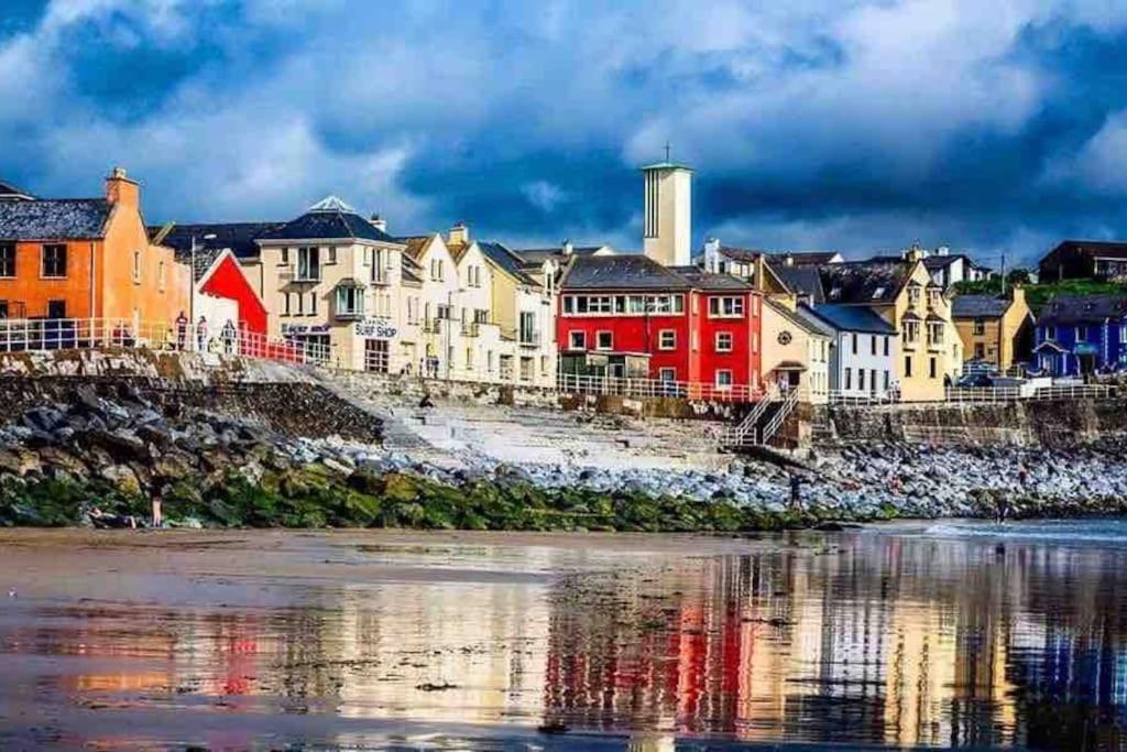 Village Centre Apartment Lahinch Exteriér fotografie